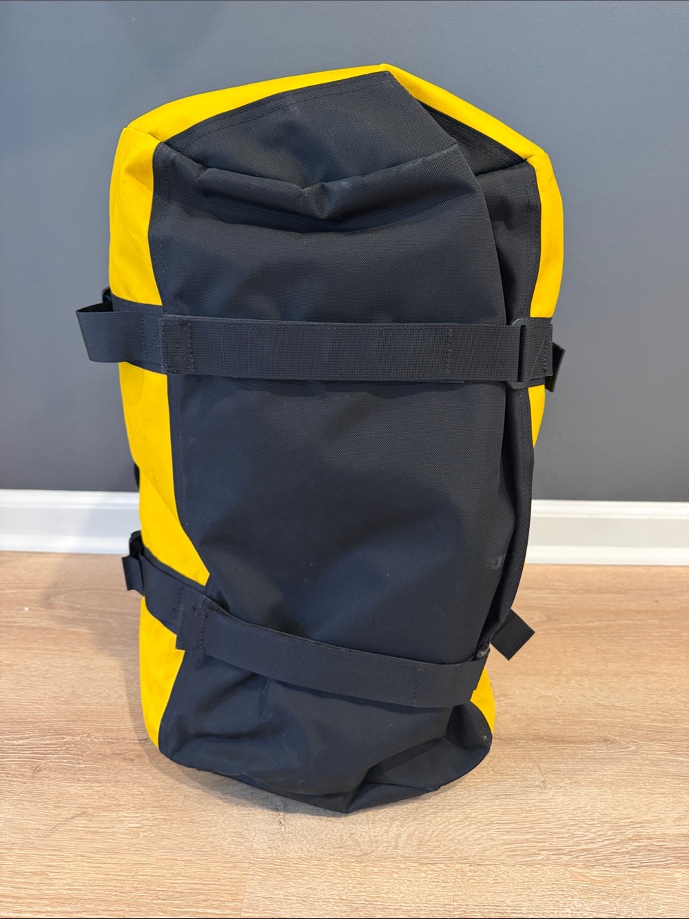 Rare Vans x The North Face Limited Edition Base Camp Duffel Bag + Toiletry Bag - Picture 2 of 7